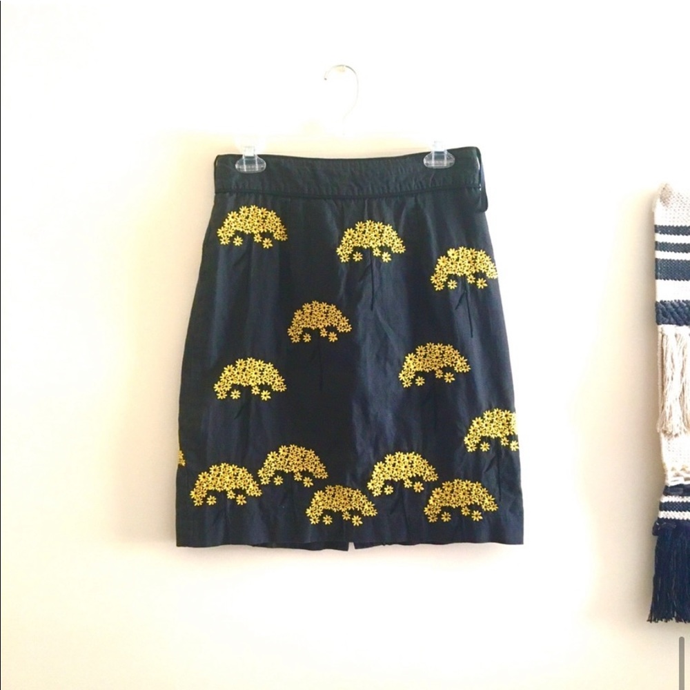 Anthropologie Floreat Embroidered Yellow Daisy Bouquets Pencil Skirt